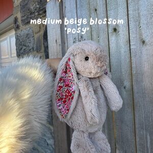 !RARE! Jellycat Medium Bashful Bunny Blossom Beige ‘Posy’